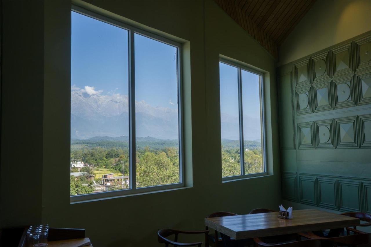 Clarks Inn Suites Kangra Ngoại thất bức ảnh
