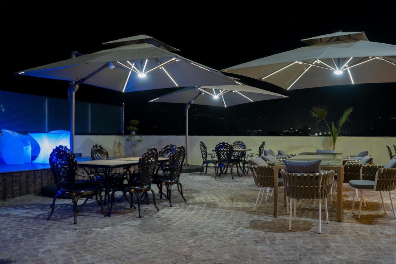 Clarks Inn Suites Kangra Ngoại thất bức ảnh