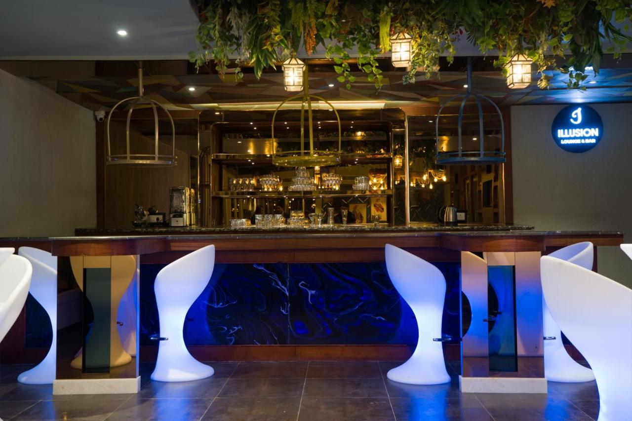 Clarks Inn Suites Kangra Ngoại thất bức ảnh