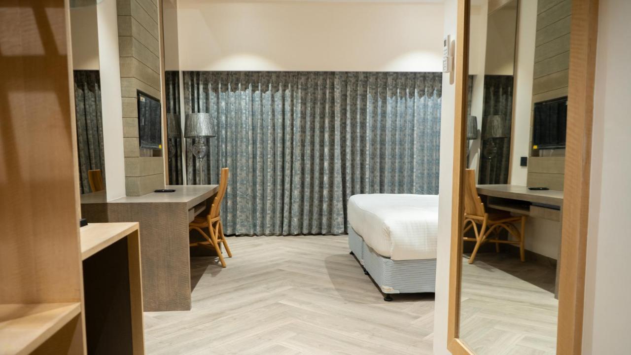 Clarks Inn Suites Kangra Ngoại thất bức ảnh