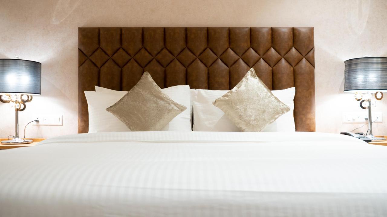 Clarks Inn Suites Kangra Ngoại thất bức ảnh