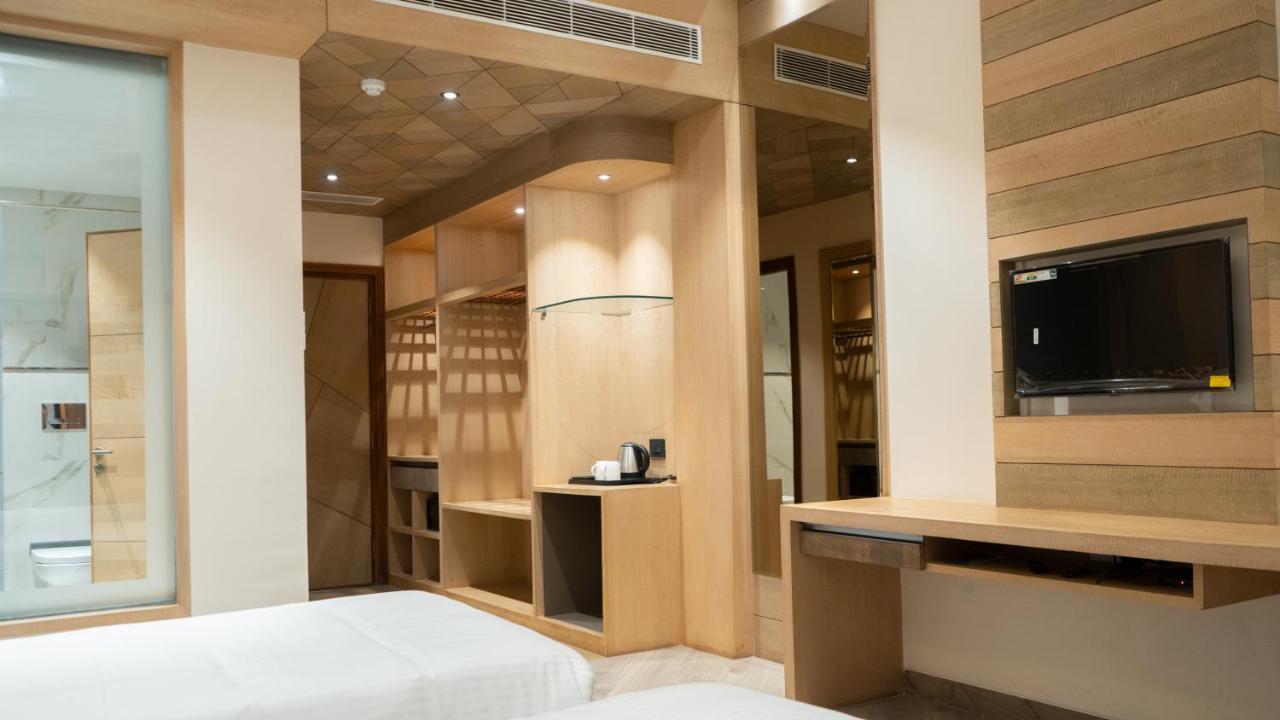 Clarks Inn Suites Kangra Ngoại thất bức ảnh