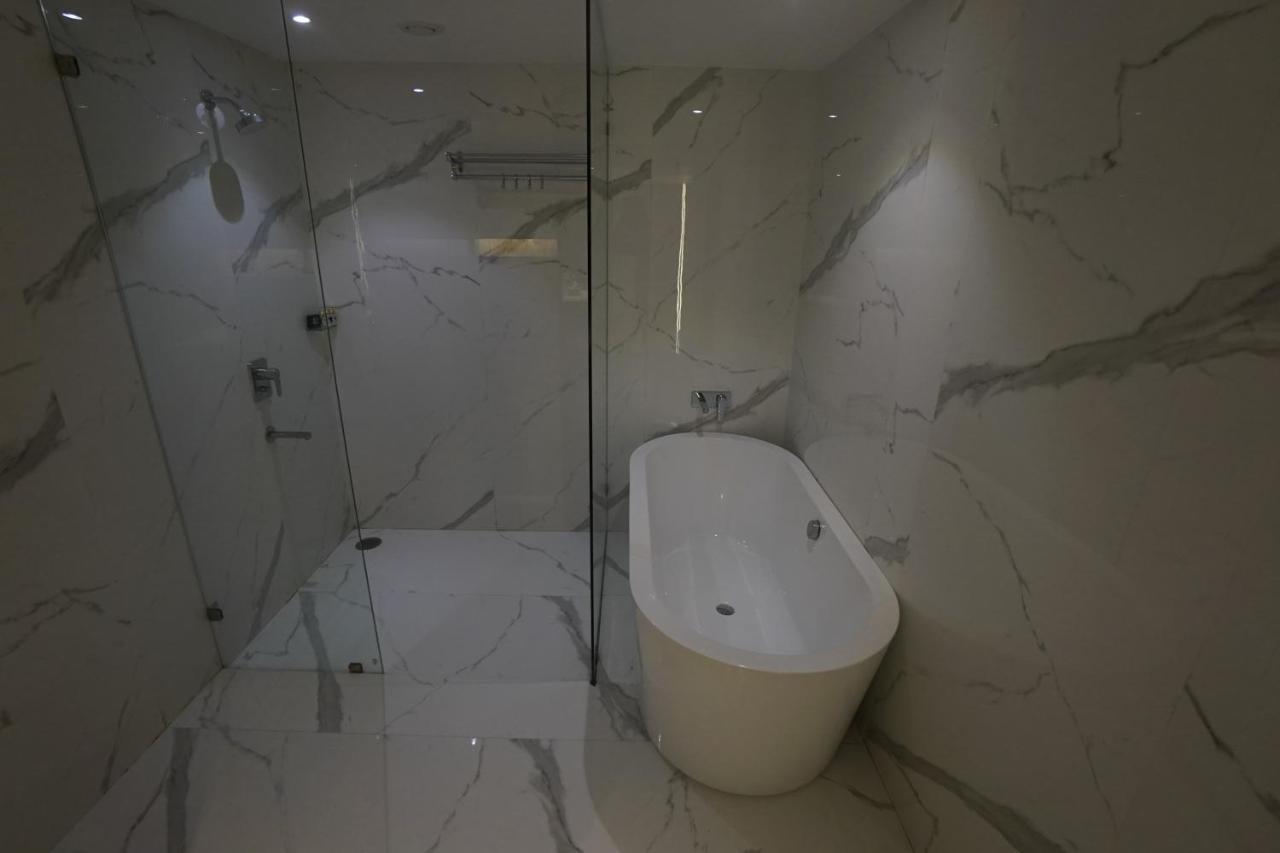 Clarks Inn Suites Kangra Ngoại thất bức ảnh