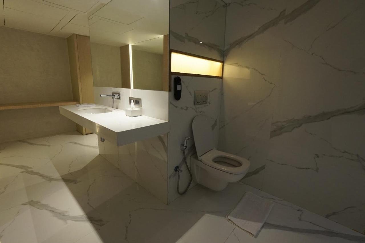 Clarks Inn Suites Kangra Ngoại thất bức ảnh